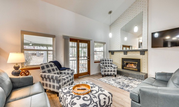 Arvada House | 10 Mi to Denver: Pet-Friendly Arvada Home w/Yard!