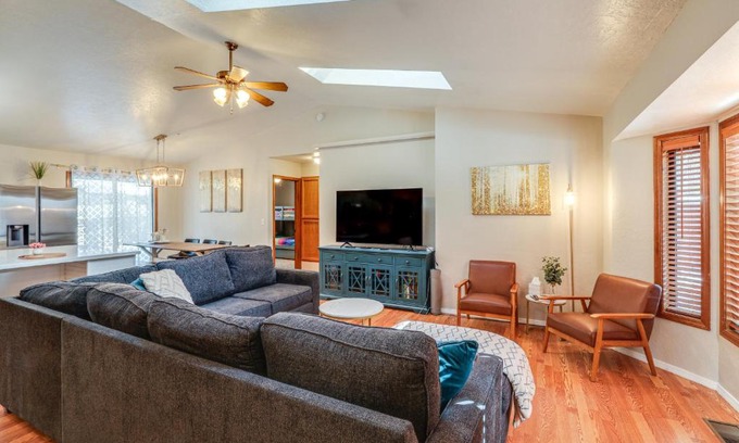 Kachina Village House | 10 Mi to Downtown Flagstaff Cozy Home with AandC