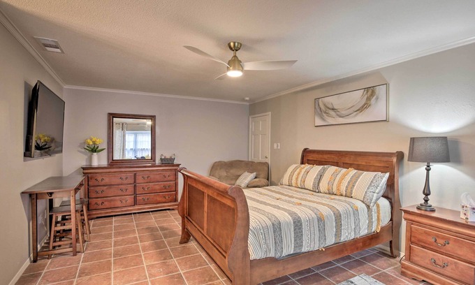 North Dallas Apartment | ~ 10 Mi to Downtown: Quiet Dallas Studio