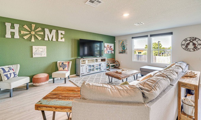 Wetmore House | 10 Mi to Dtwn: Spacious San Antonio Home!