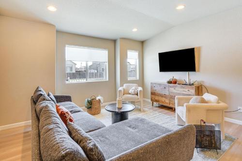Colorado Springs House | 10 Mi to Fort Carson Newly Built Townhome!