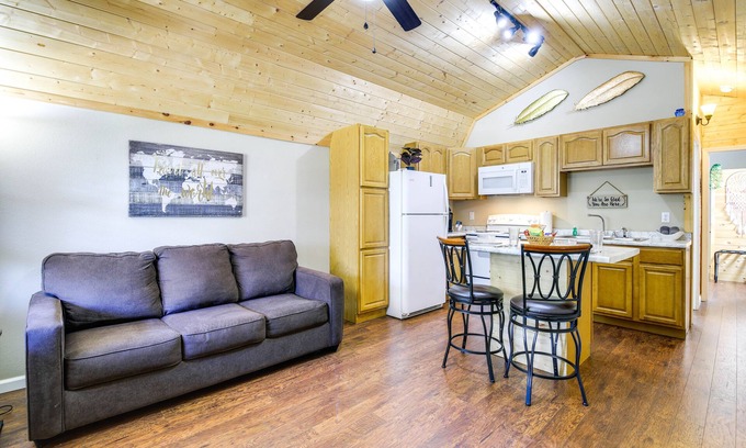 Newport Cabin | 10 Mi to Nat'l Park: Smoky Mountains Getaway