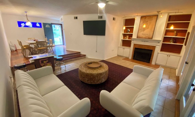 Florida Panhandle House | 10 miles to beachn5 mi to downtownnCreek and deck in backyardnWasher Dryer