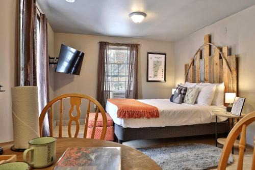 Bridgewater Hotel | 10 Min to Mountains Long Trail Suite