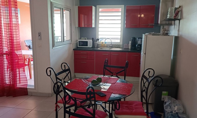 Pointe de la verdure Apartment | 10 min walk to town, beaches and amenities! Ideally located apartment