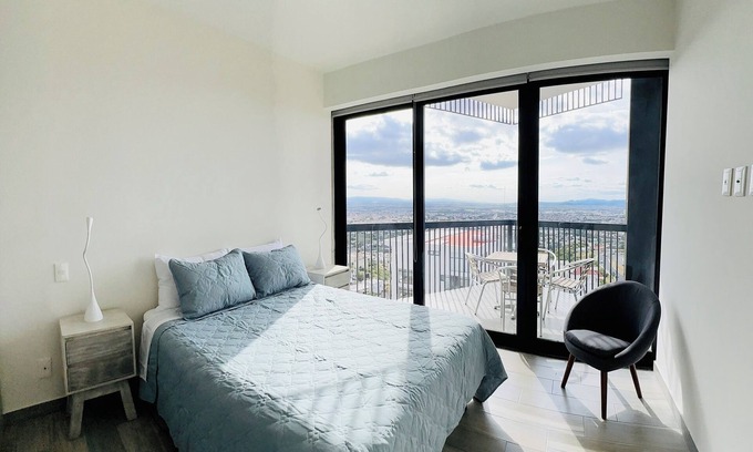 Queretaro Apartment | 10 minutes from downtown! Ideal for executives, incredible views