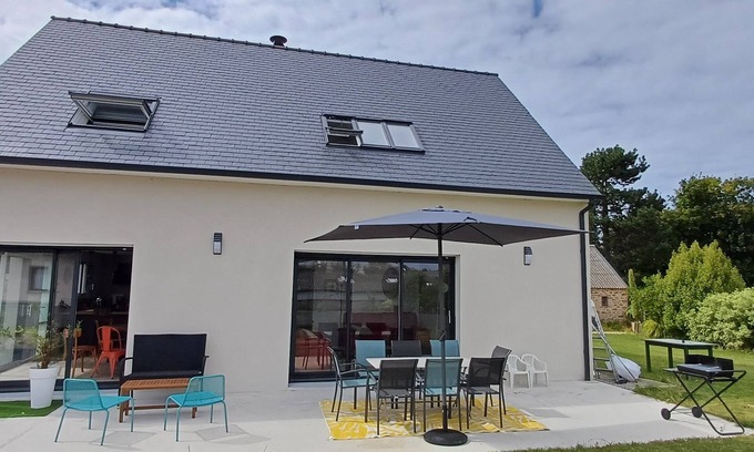 Plougoulm House | 10 minutes walk from the beach spacious new house fully equipped for 8 people