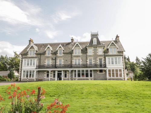 Newtonmore Apartment | 10 Monarch Country Apartments