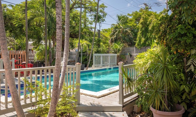 Key West Historic District House | 10% Off Adv Rate-Upgraded Cottage-Steps to Famous Duval Street &Historic Seaport