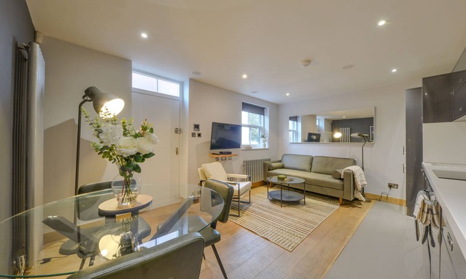 St Albans Apartment | 10% OFF Weekly Savings Leisure WiFi Parking Sleeps