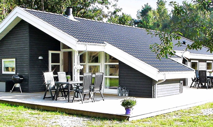 Oster Somarken House | 10 person holiday home in Aakirkeby