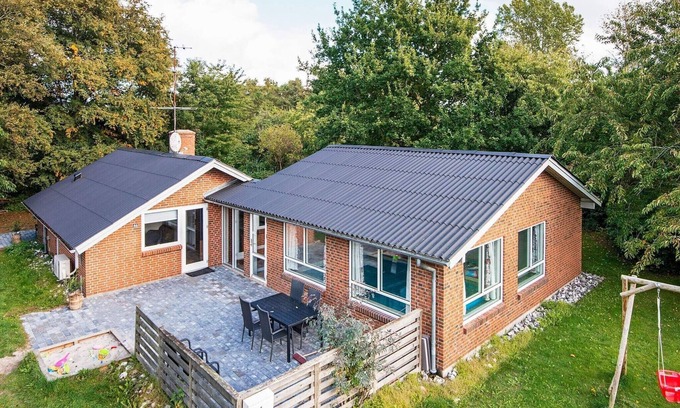 Fjellerup Strand House | 10 person holiday home in Glesborg-By Traum