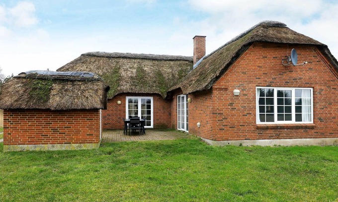 Øby House | 10 person holiday home in Ulfborg