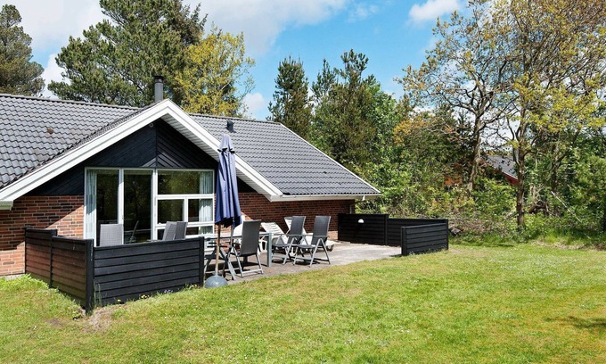 Henne House | 10 person holiday home in Henne