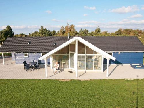 Kramnitse House | 10 person holiday home in Rødby-By Traum