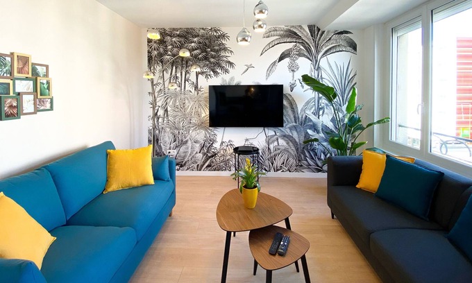 Centre Ville Apartment | 100 m2 ★ THE SQUARE NOYON STATION ★★★★