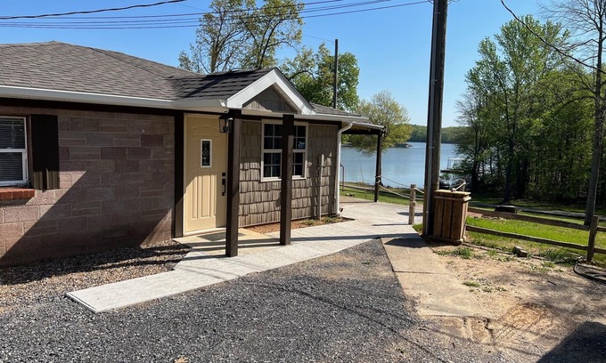 Benton Cottage | 100% renovated water front 2 bedroom cottage