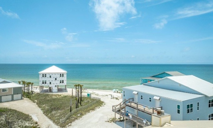 Cape San Blas House | 100 STEPS TO BEACH, PETS OK, RENOVATED, VERY CLEAN, N. CAPE, DISCOUNTED RATES!