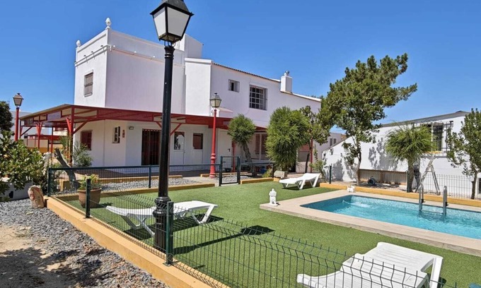 Lepe Villa | 1000 M2 GARDEN HOUSE WITH PRIVATE POOL LA ANTILLA