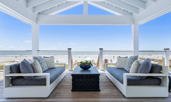 Folly Beach House | 1001 E. Arctic - Out Of The Blue - Unique Outdoor Space- Luxury