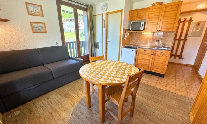 Saint-Martin-de-Belleville Apartment | 100m from ski slopes, 1st floor, balcony, tv, ski locker, 20m², Saint Martin de Belleville