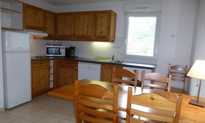 Brides-les-Bains Apartment | 100m from ski lifts, 7th floor, view forest, balcony, tv, 52m², Brides Les Bains
