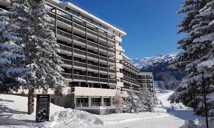 Flaine Apartment | 100m from ski slopes, 1st floor, swimming pool, sauna, terrace, tv, ski locker, 41m², Flaine