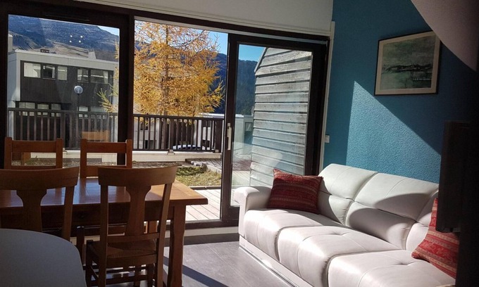 Flaine Apartment | 100m from ski slopes, 1st floor, swimming pool, sauna, terrace, tv, ski locker, 40m², Flaine
