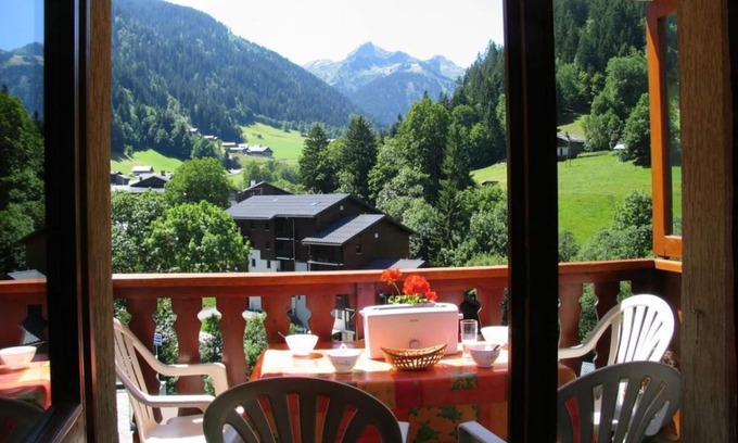 Areches Apartment | 100m from ski slopes, 2nd floor, parking, tv, 28m², Arêches-Beaufort