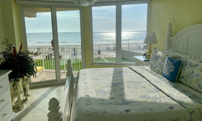 Daytona Beach Shores Condo | #101 3BR, 3KING BEDS, 3BA Max 6, #20 Dog, Discount 7nt, INSIDE LAUNDRY, SPACIOUS