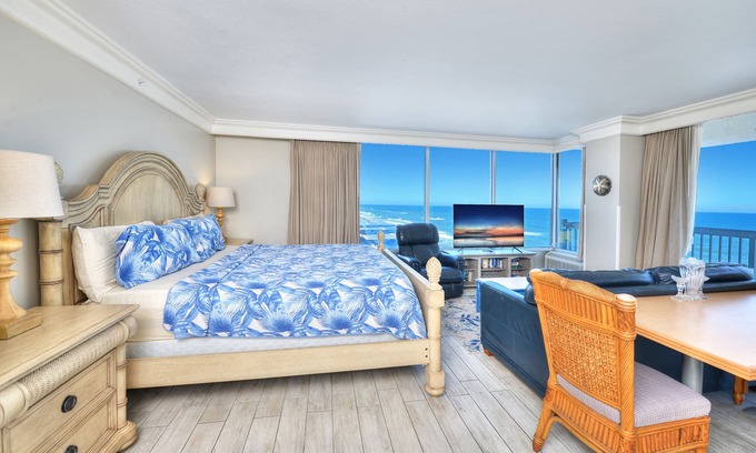 Ortona Park Condo | 1013 -Panoramic Views - Large Private Balcony