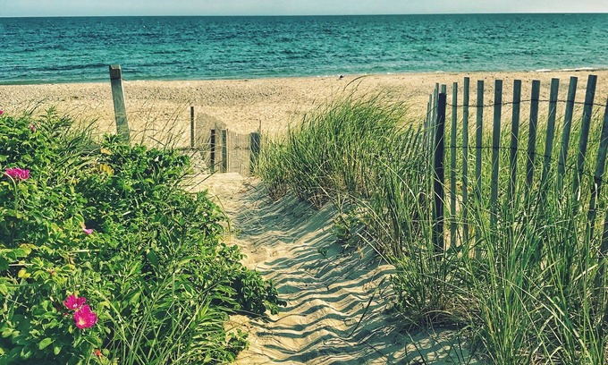 East Sandwich Condo | 103 N. Shore Blvd #3- Cozy beach condo w. private path to E. Sandwich Beach