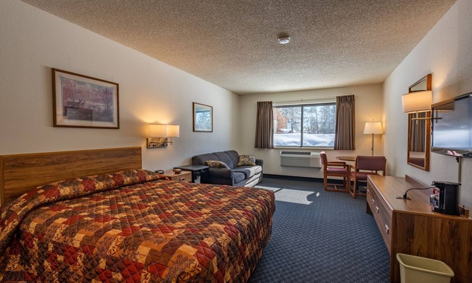 Boulder Junction Condo | 104 Queen Room With Sleeper Sofa And Jetted Tub 1 Bedroom Studio by Redawning