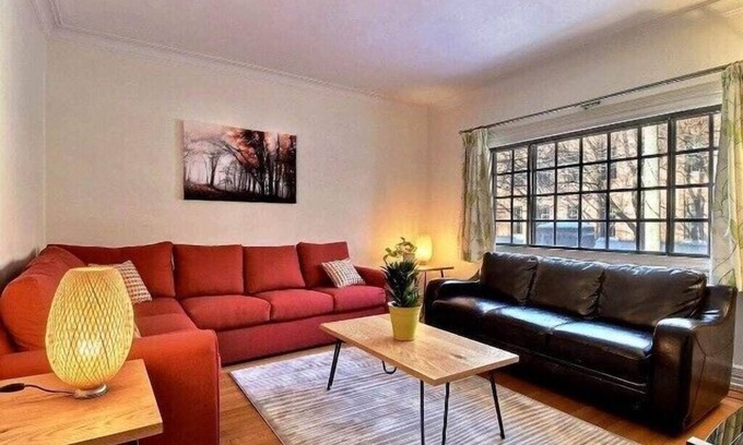 Cote-Des-Neiges—Notre-Dame-De-Grace House | #107 Spacious Furnished Apt in Quiet Area