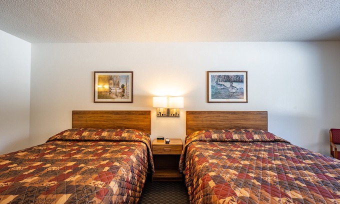 Boulder Junction Apartment | 107 Two Queen Room with Woodland View