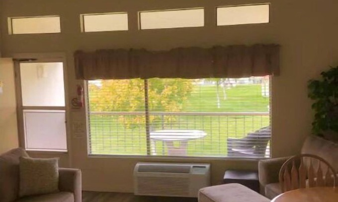 Quincy Condo | #108 Condo near large pool & shuttle to Gorge Amp-book separately