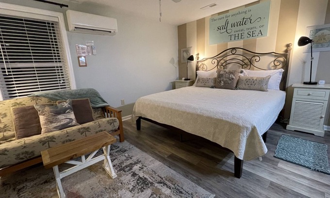 Isle of Palms Condo | #109 Heart of IOP 1st Fl Studio 4 Min Walk 2 Beach