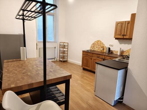 Josefstadt Apartment | 10min RathausVienna 2