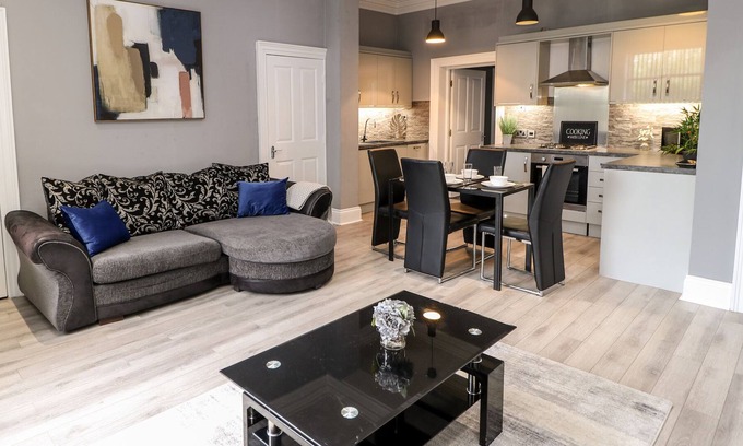 Wakefield Apartment | 11, ST. JOHN'S NORTH APARTMENTS, romantic, with a garden in Wakefield