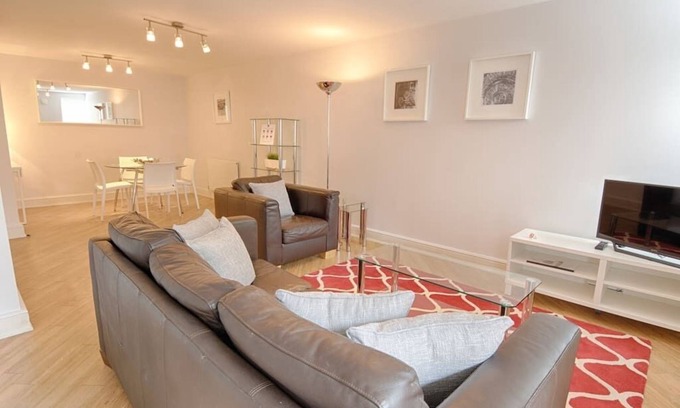 Wimbledon Apartment | 11 The Courtyard - 1 bedroom apartment