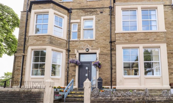 Morecambe House | 112 Balmoral Road