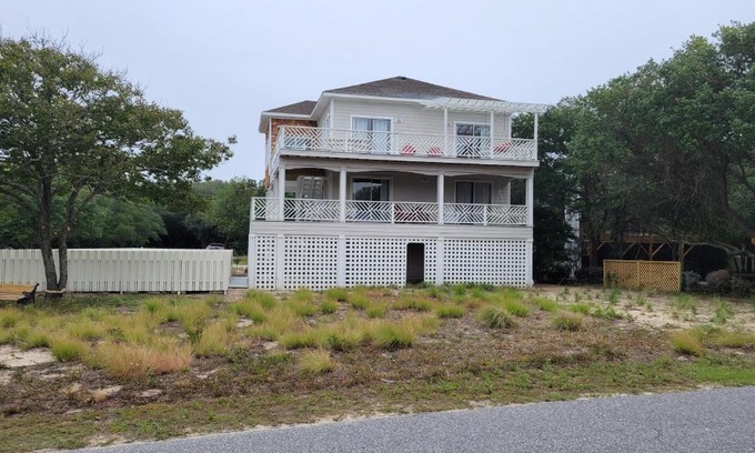 Tuckahoe House | 114 Sandbar, Private Pool, Short Walk to Beach