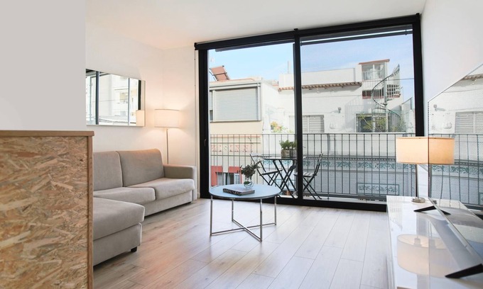 Gracia Apartment | 12 Chic and Central Apt. with balcony in Gracia