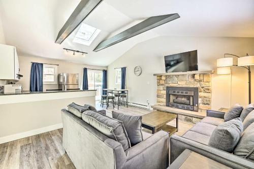 Pocono Lake House | 12 Mi to Ski Home with Hot Tub in Arrowhead Lake
