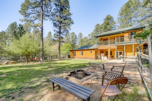 Strawberry House | 12 Mi to Tonto Natural Bridge SP Cabin with Patio!
