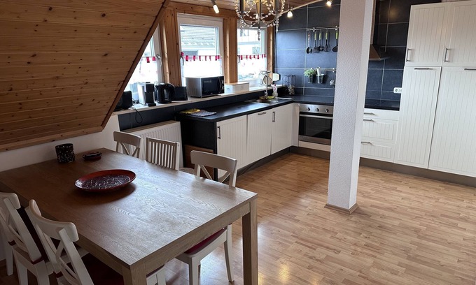 Schwarzenbruck Apartment | 120 sqm large, modern, well-located apartment with balcony
