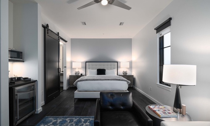 Midtown Hotel | 121 Hotel by AvantStay | Chic & Modern 2 BDR Superior Suite In Ideal Nashville!