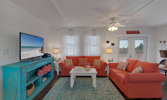 Laguna Beach Estates House | $125/Night now thru 20th ~ Laguna Beach~5th House from the Perfect Beach Access# 83! Covered Parking!