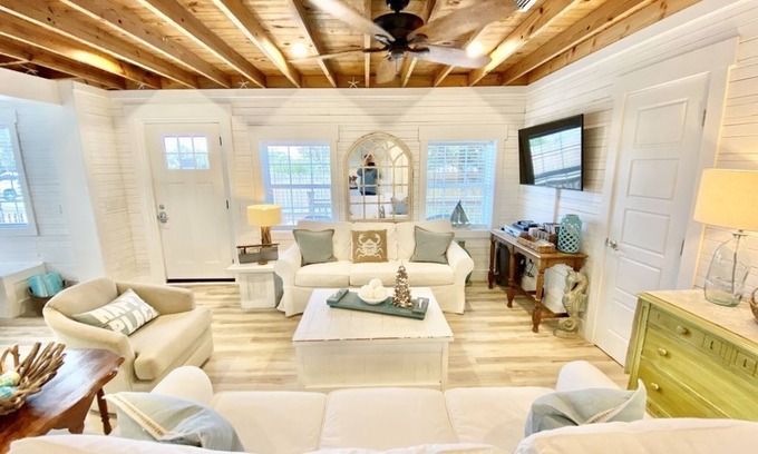 Laguna Beach Estates House | $129/night Now thru 20th~LAGUNA BEACH'S BEST! Across from the Quiet Laguna Beach!