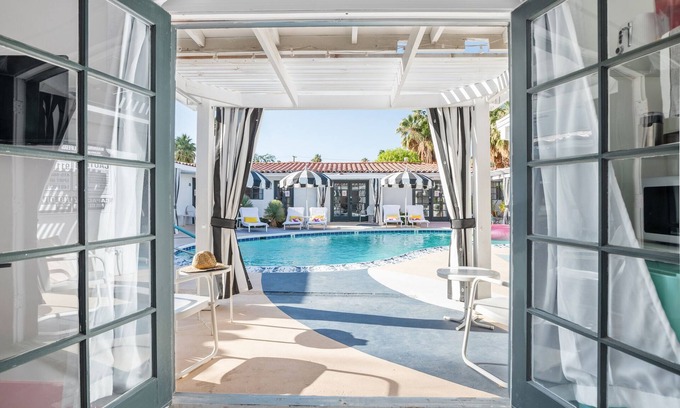 Tahquitz River Estates House | 12BR/Sleeps 30! Designer Poolside Adventure Dwtn!